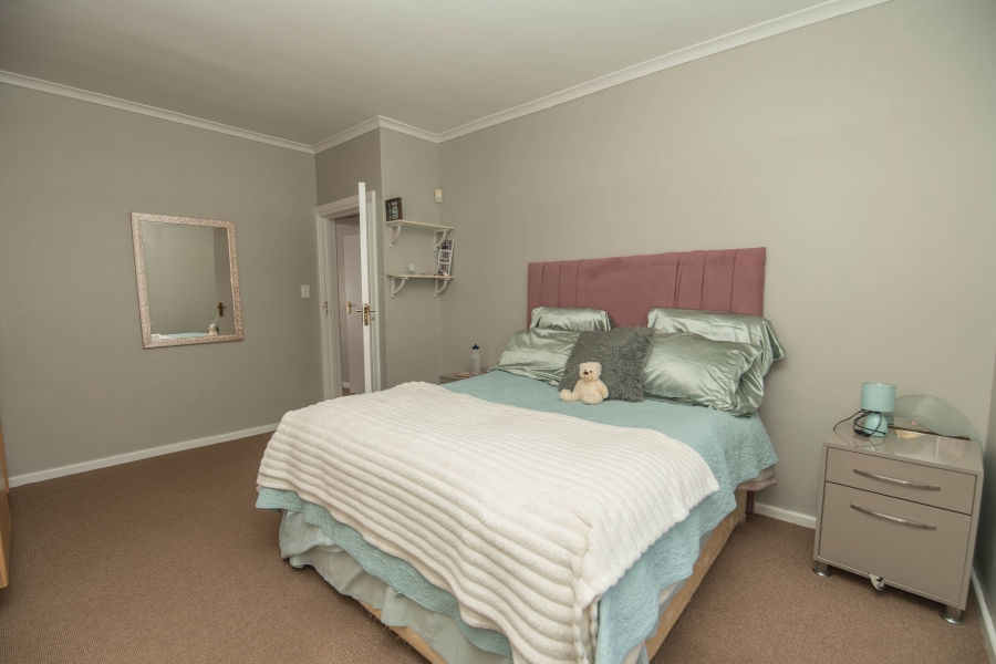 4 Bedroom Property for Sale in Summerstrand Eastern Cape